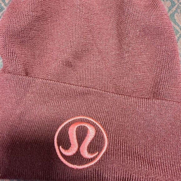 Lululemon Merino Wool Blend Beanie OS – Pink/Rosewood – Embroidered Logo main image 5